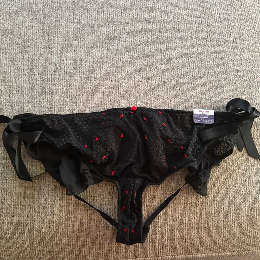 Backless undies - Picture 1 of 2